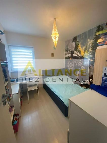 Apartament cu 3 camere decomandat, mobilat în Metalurgiei