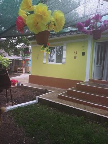 Casă cu 4 camere în Hoisești