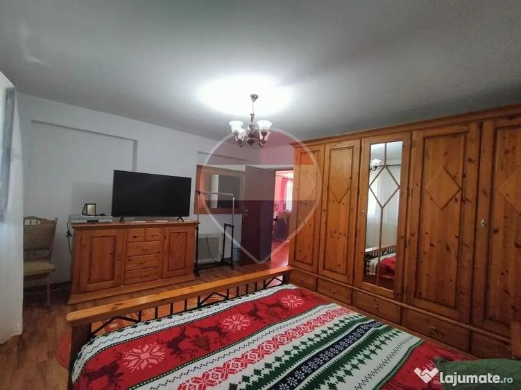 Casă cu 5 camere cu Teren 550 Mp în Tărtășești