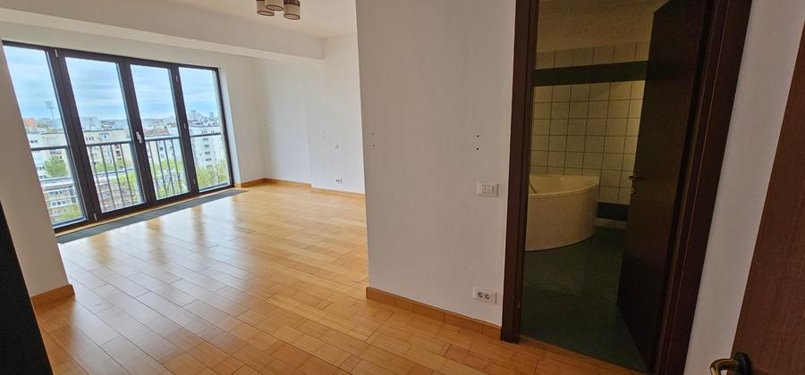 Apartament cu 4 camere decomandat, mobilat în Barbu Văcărescu