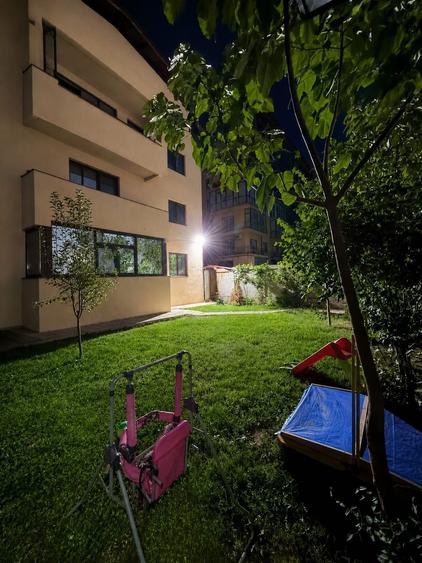 Apartament cu 2 camere decomandat în Est