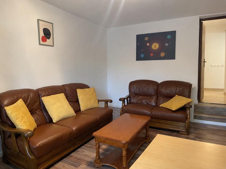 Duplex cu 5 camere cu Canalizare în Central