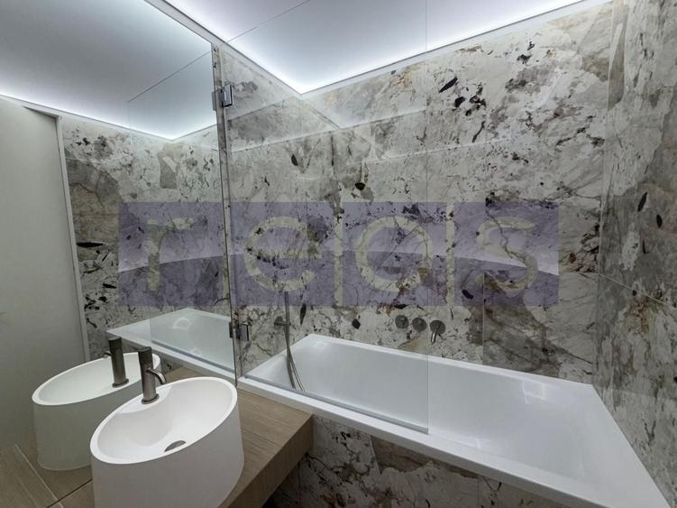Apartament cu 3 camere, mobilat în Central