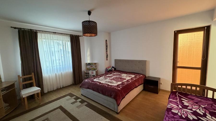 Casă individuală cu 7 camere cu Canalizare în Ciorogârla