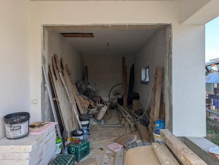 Casă individuală cu 3 camere cu Canalizare în Calea Moldovei