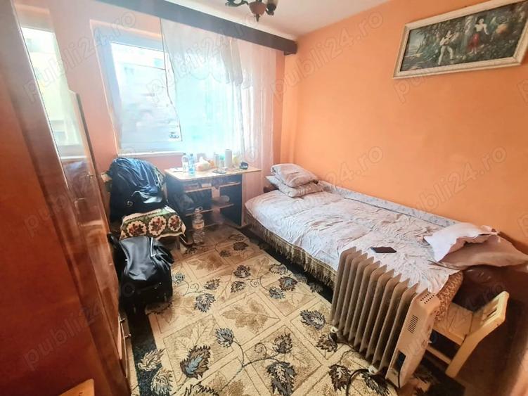 Apartament cu 3 camere semidecomandat în Viziru 1