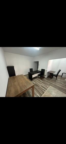 Spațiu comercial, de 35 mp, în Petros