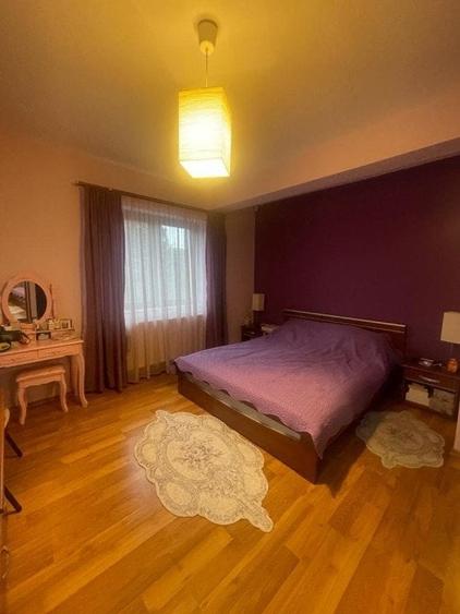 Casă individuală cu 4 camere cu Garaj în Florești