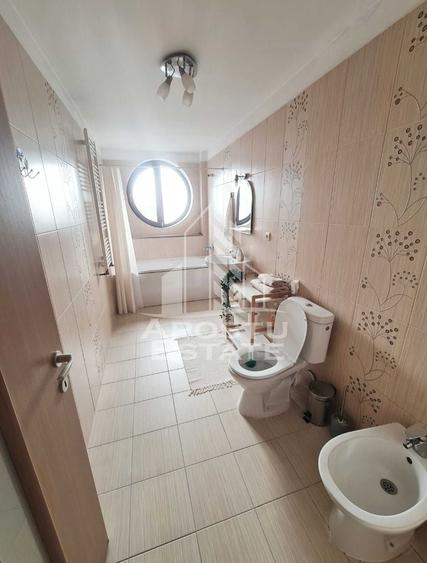 Apartament cu 2 camere decomandat în Traian