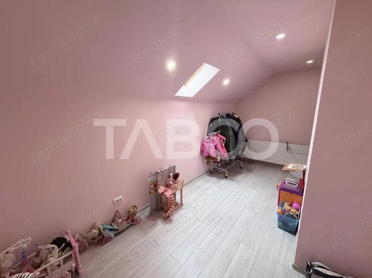 Apartament cu 4 camere decomandat în Șura Mare