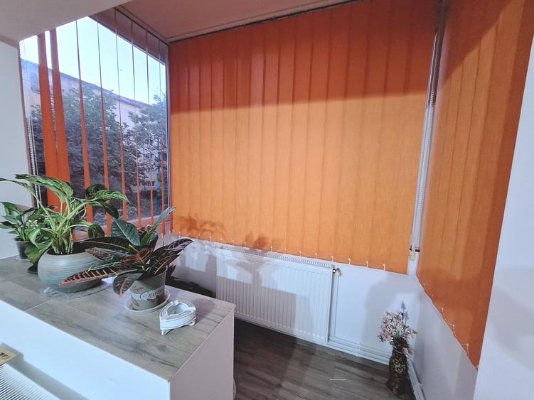 Apartament cu 2 camere semidecomandat, mobilat în Girocului