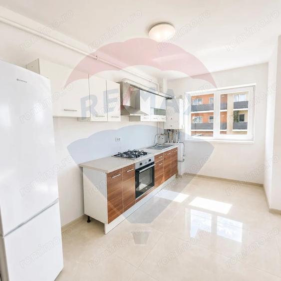Apartament cu 3 camere decomandat, mobilat în Sânpetru