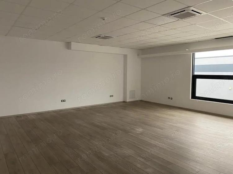 Spațiu comercial, de 397 mp, în Nord