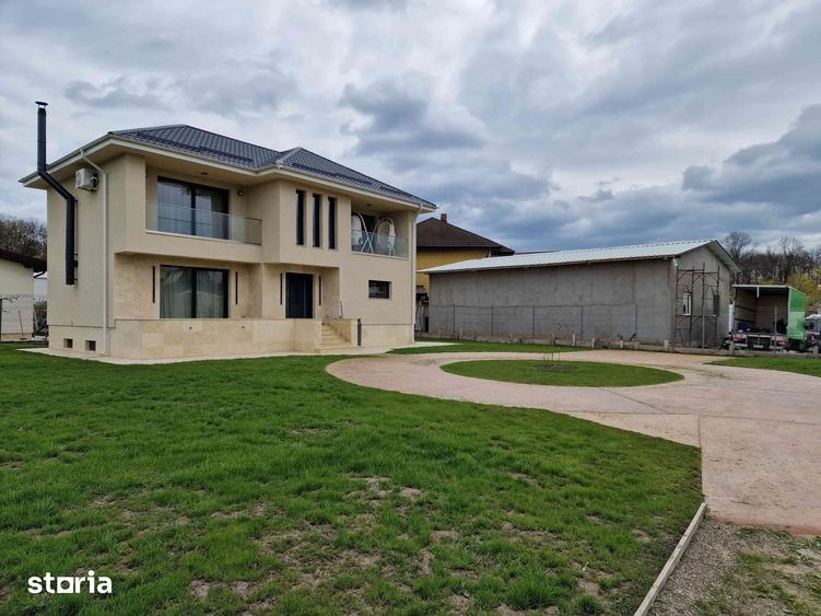 Casă cu 4 camere cu Teren 1508 Mp în Central