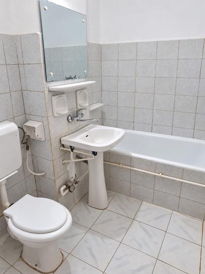Apartament cu 3 camere decomandat, mobilat în Tomis III
