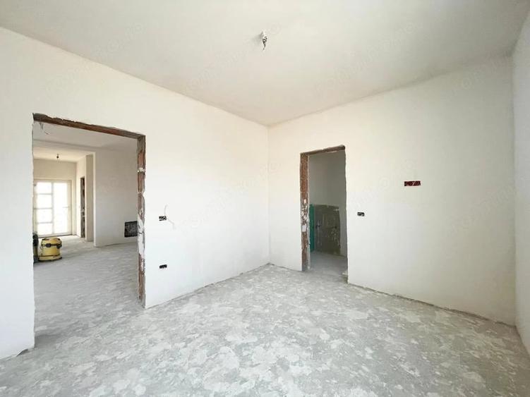 Casă cu 3 camere cu Teren 334 Mp în Urseni