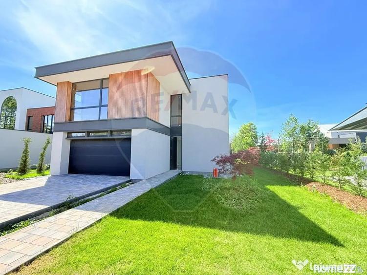 Casă cu 5 camere cu Teren 753 Mp în Balotești