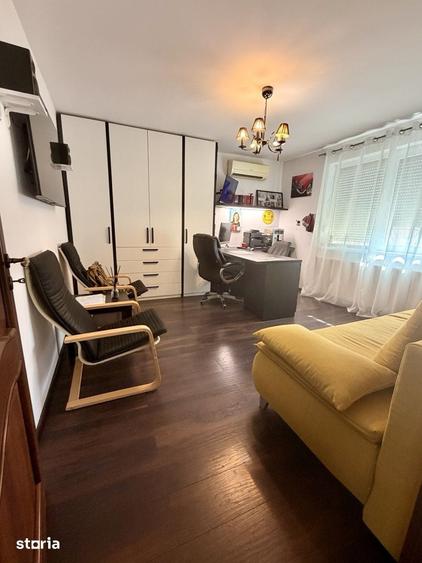 Apartament cu 4 camere semidecomandat în Ghiroda