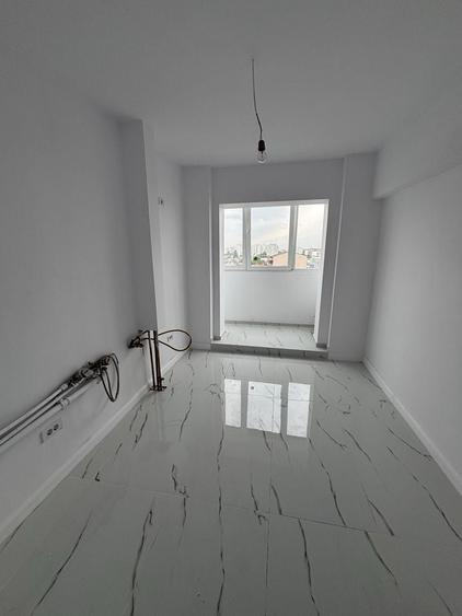 Apartament cu 3 camere decomandat în Titulescu