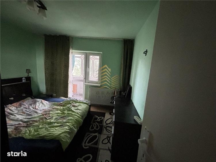 Apartament cu 3 camere decomandat în Ciupercenii Noi