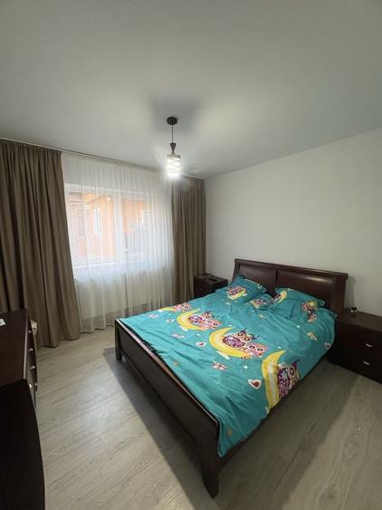 Apartament cu 4 camere decomandat în Central