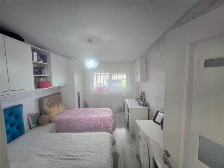 Apartament cu 3 camere decomandat, mobilat în Sfântu Ilie