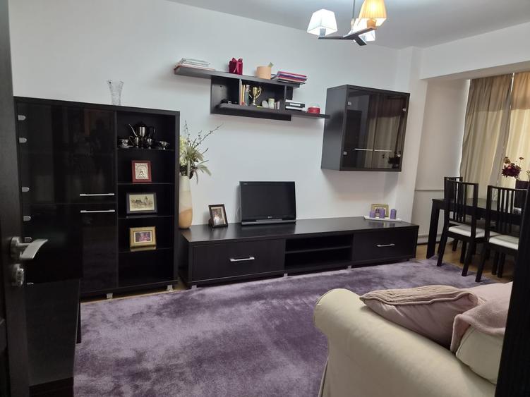 Apartament cu 2 camere decomandat, mobilat în Central
