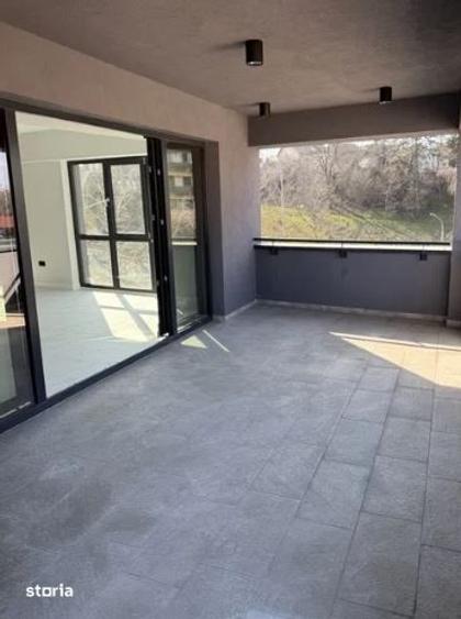Apartament cu 4 camere în Craiovei