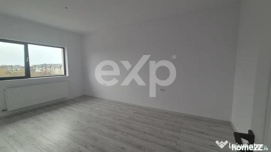 Casă cu 4 camere cu Teren 250 Mp în Trivale