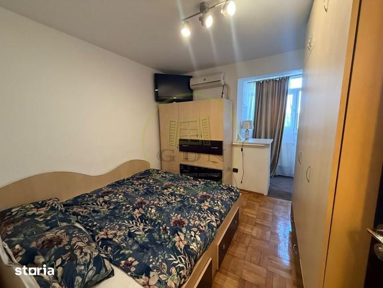 Apartament cu 3 camere decomandat în Calea București