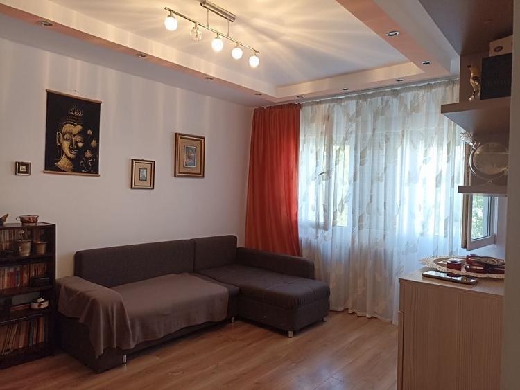 Apartament cu 3 camere decomandat în 1 Decembrie 1918