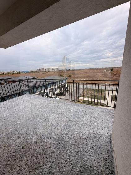 Apartament cu 3 camere decomandat în Metalurgiei