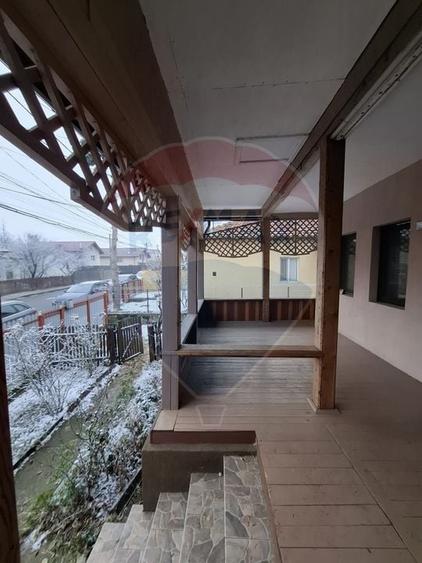 Casă individuală cu 4 camere cu Teren 1478 Mp în Măneciu-Ungureni