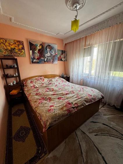Apartament cu 4 camere decomandat în Exterior Vest