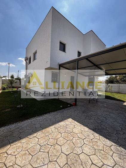 Casă individuală cu 5 camere cu Canalizare în Berceni