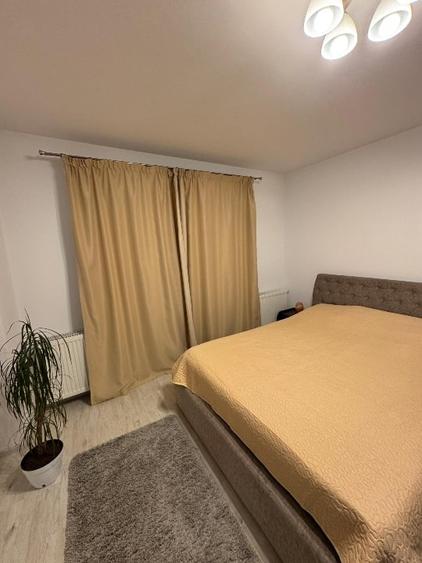 Apartament cu 2 camere decomandat, mobilat în Tractorul