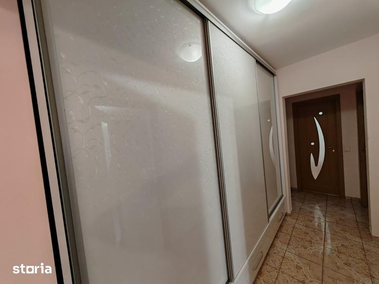 Apartament cu 2 camere decomandat în Republicii