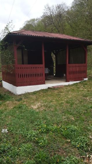 Casă cu 2 camere în Corunca