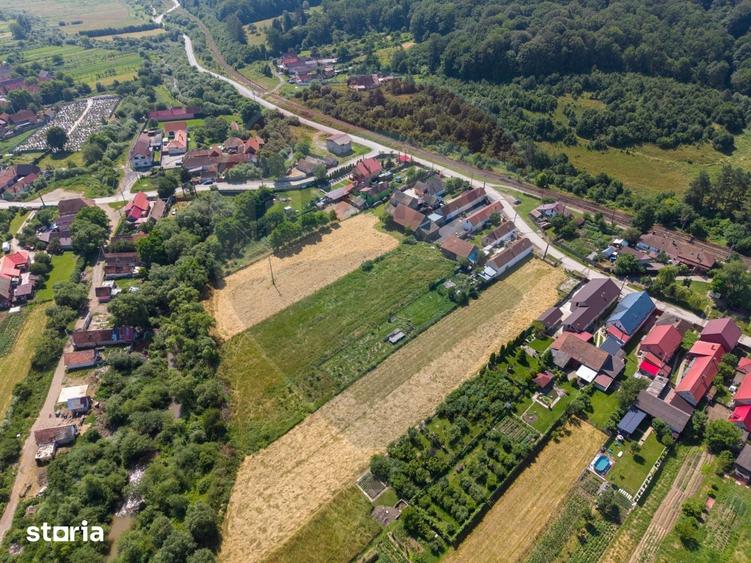 Casă cu 4 camere cu Teren 2259 Mp în Dumbrăvița