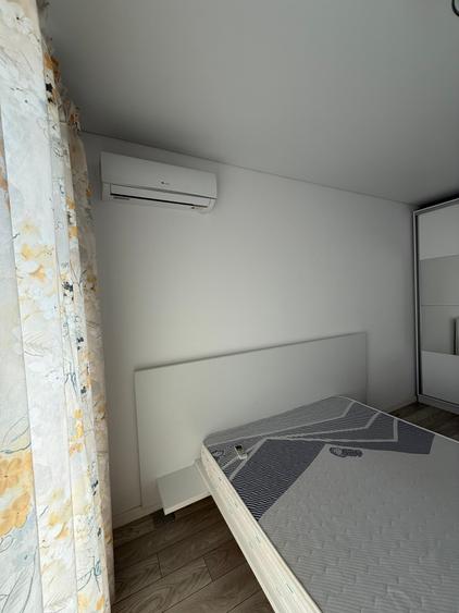 Apartament cu 3 camere semidecomandat în Mihai Bravu