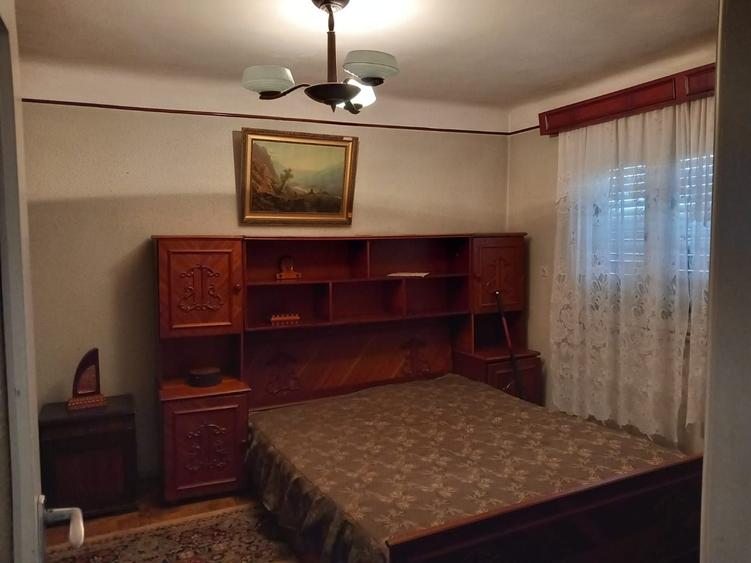Casă cu 4 camere în Ghirdoveni