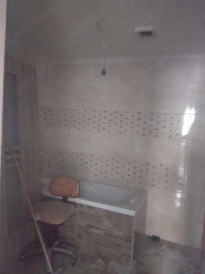 Apartament cu 3 camere decomandat în Florești
