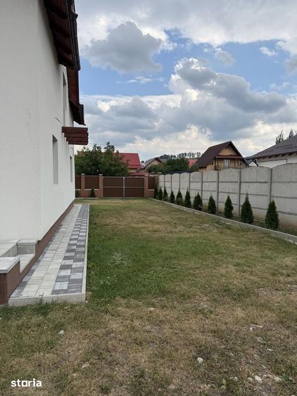Casă cu 5 camere cu Canalizare în Tărlungeni