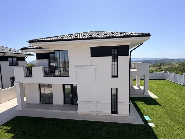 Casă cu 4 camere în Balciu