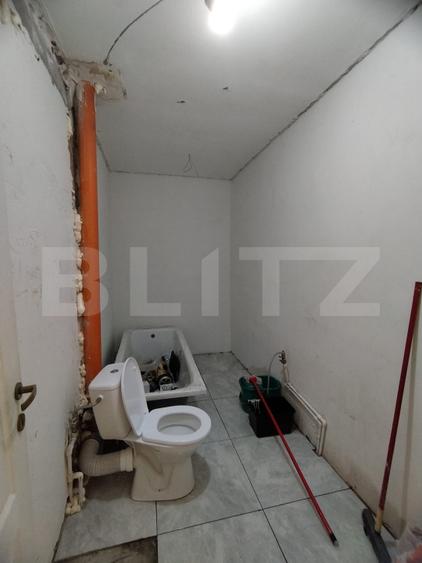 Apartament cu 3 camere nedecomandat în Valea Adâncă