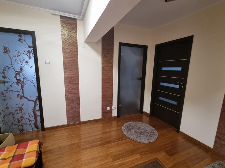Apartament cu 3 camere decomandat, mobilat în 1 Decembrie 1918