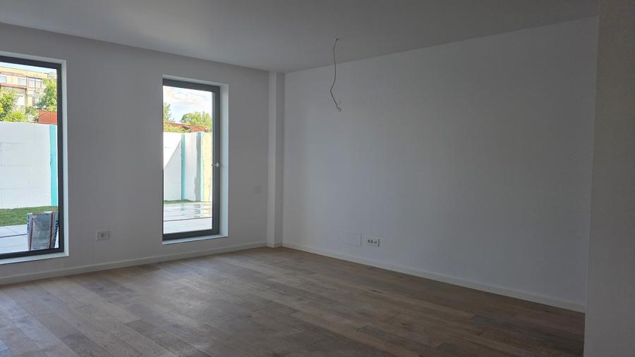 Apartament cu 4 camere decomandat în Timpuri Noi