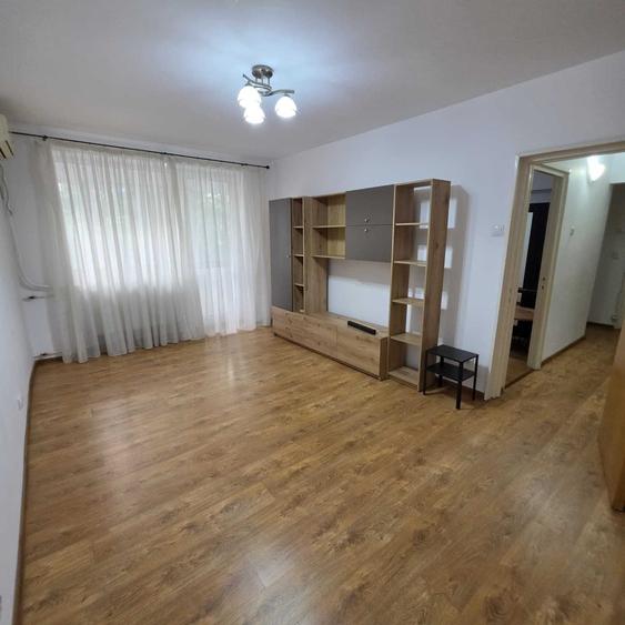 Apartament cu 3 camere decomandat în Pantelimon