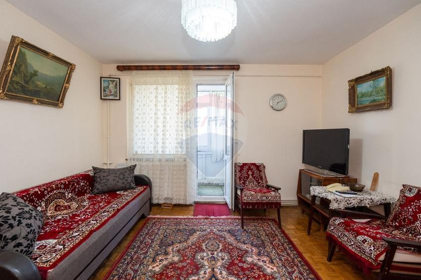 Apartament cu 2 camere semidecomandat, mobilat în Calea București