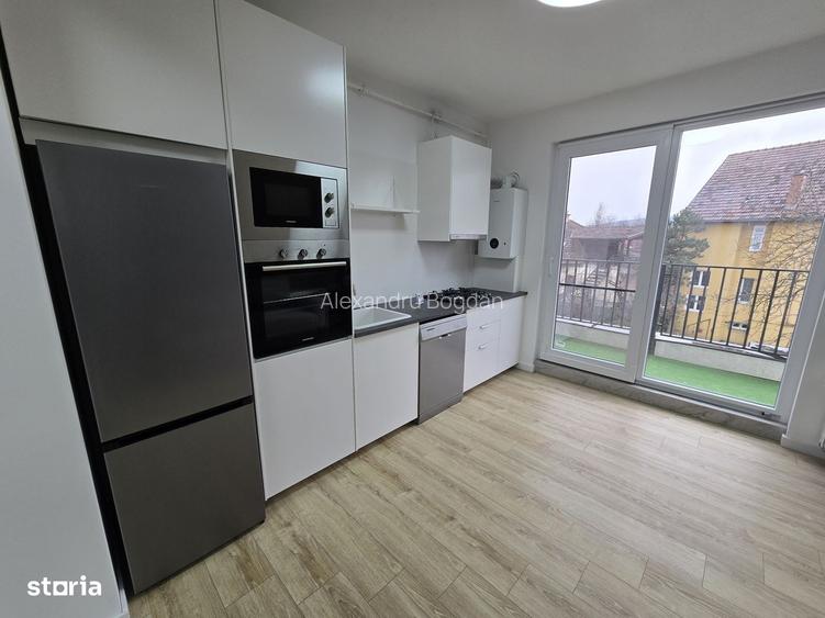 Apartament 3 camere,2 terase,2 bai,95mp,zona Centrala